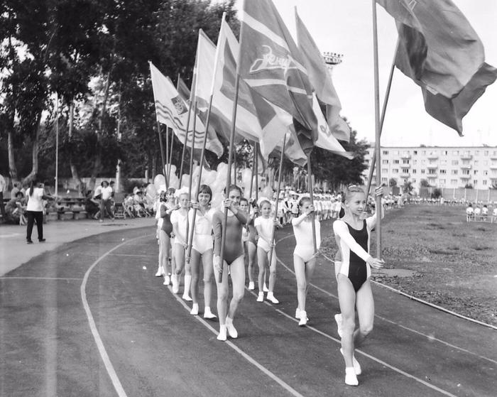 Спорт в ссср. Физкультура и спорт в СССР. Советские спортивные секции. Физкультурное движение в СССР.