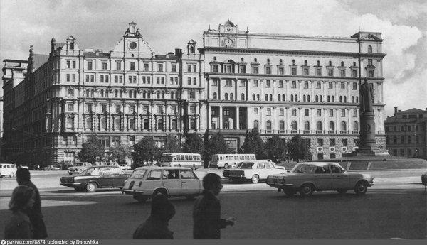 Фото: здание КГБ СССР на площади Дзержинского (Лубянской площади) в 1972-1973 году