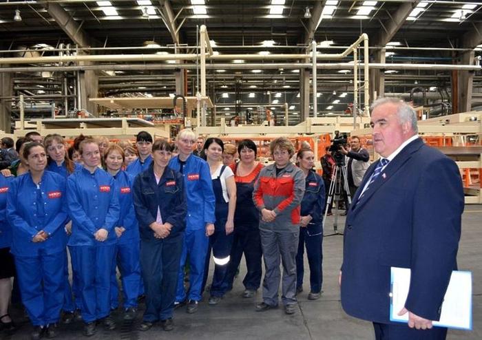 Измученные жизнью работники