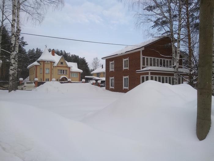 Убогие дома шарьинцев.