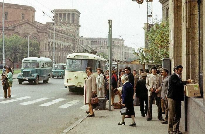 Чем младше блоггер тем хуже ему жилось при сталине. Смотреть фото Чем младше блоггер тем хуже ему жилось при сталине. Смотреть картинку Чем младше блоггер тем хуже ему жилось при сталине. Картинка про Чем младше блоггер тем хуже ему жилось при сталине. Фото Чем младше блоггер тем хуже ему жилось при сталине