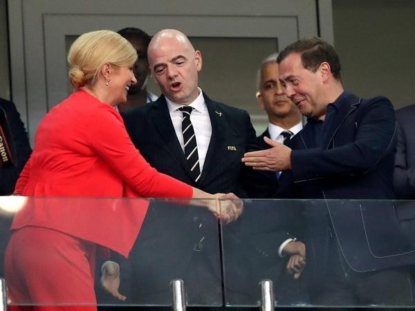 Если ФИФА запретит всех красивых болельщиц, у нас останется президент Хорватии