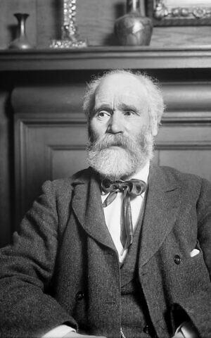 Keir_Hardie_LOC_ggbain_01224-300x480.jpg