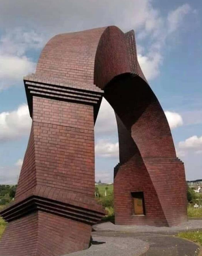 Укладчики кирпича тоже умеют удивлять. Подборка великолепной кирпичной кладки.