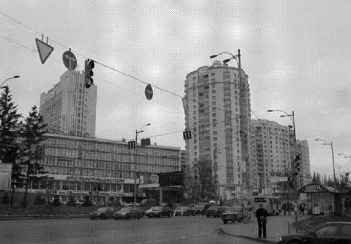 Киев, Голосеевская площадь, исторический район Демиевка, современный вид. До этих пределов распространялась власть атамана Зеленого