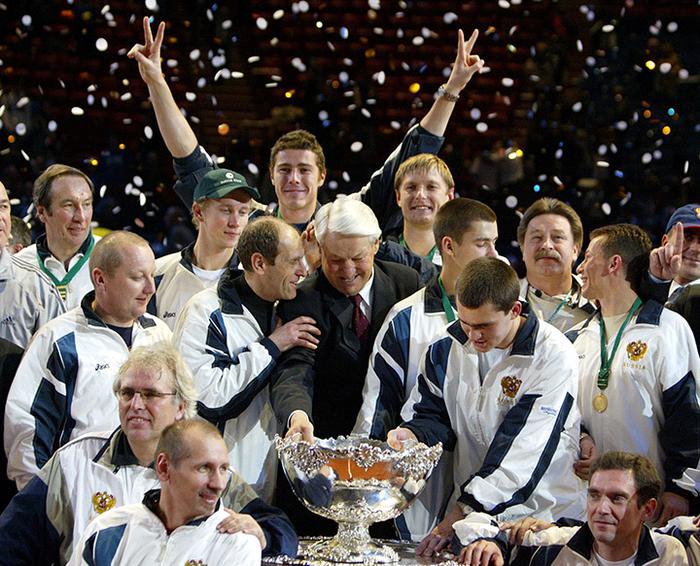 Евгений Кафельников - победитель Кубка Дэвиса-2002 в составе сборной России