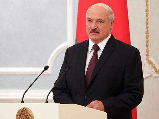 «Лукашенко считает, что Россия скоро развалится»