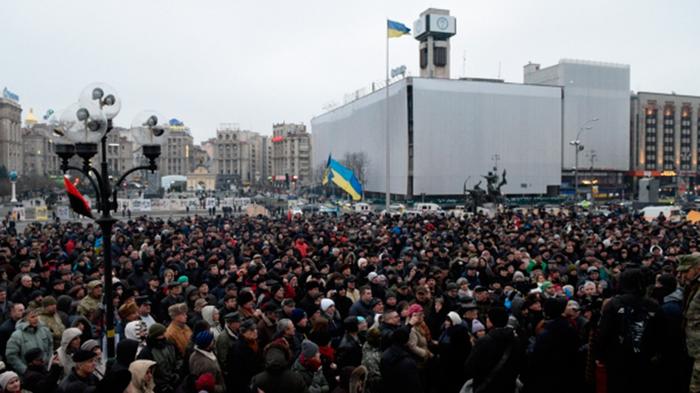 Песков заявил, что угрозы отключения РФ от SWIFT могут провоцировать Украину на новый конфликт в Донбассе