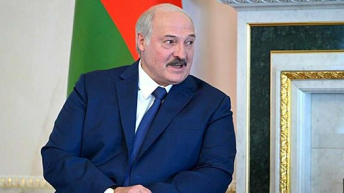Лукашенко рассказал детям, почему не пользуется телефоном