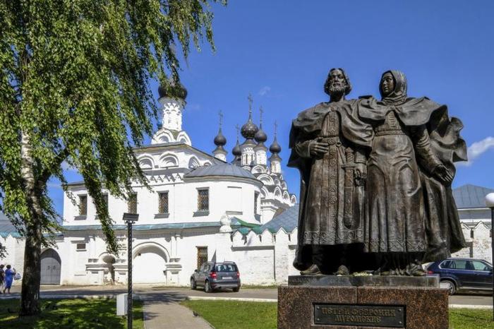 памятник на площади революции муром