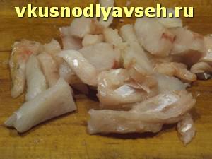орли рыба в кляре. 6226101 3243458. орли рыба в кляре фото. орли рыба в кляре-6226101 3243458. картинка орли рыба в кляре. картинка 6226101 3243458. Судак орли – невероятно аппетитное блюдо, имеющее довольно интересную историю. Названо это кушанье было в честь Филиппа Орлика. Однажды этот человек оказался во Франции и создал собственную харчевню около Парижа. Самым почитаемым блюдом французского народа в те времена был именно судак. Его обжаривали во фритюре, обмакивая заранее в специальное тесто. В честь Филлипа кушанье стали называть орли. Позднее этот рецепт пришел и в нашу страну, захватив многочисленные рестораны, столовые и другие заведения общепита. Название совсем не поменялось. Благодаря данной статье вы узнаете, как сделать данное блюдо своими руками.