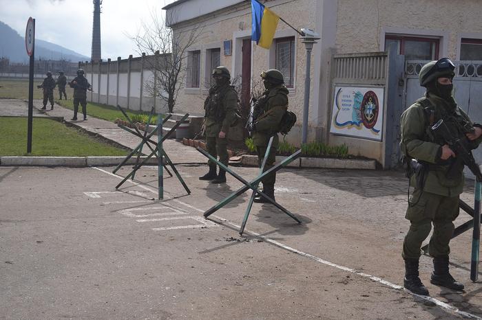 Когда украинские войска в Крыму были блокированы в казармах, США громогласно заявили, что они ни в коем случае не собираются воевать за Украину.