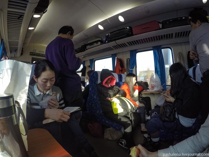 Сидячий ад:  наш блогер провел 21 час в скоростном поезде из Пекина