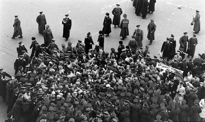 в каком году в новочеркасске расстреляли мирную демонстрацию рабочих. Смотреть фото в каком году в новочеркасске расстреляли мирную демонстрацию рабочих. Смотреть картинку в каком году в новочеркасске расстреляли мирную демонстрацию рабочих. Картинка про в каком году в новочеркасске расстреляли мирную демонстрацию рабочих. Фото в каком году в новочеркасске расстреляли мирную демонстрацию рабочих