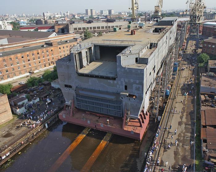 Строительство кормовой части «Мистраля» на Балтийском заводе