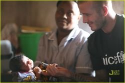 Дэвид Бекхэм (David Beckham) направился в Африку в качестве посла доброй воли (фото)