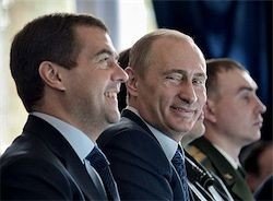 Медведев vs Путин: кто победил?