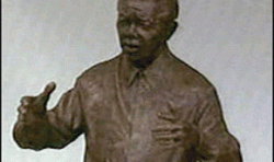 Нельсон Мандела стал памятником при жизни