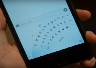 Клавиатура iPhone позволит вводить текст одной рукой