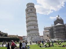 Итальянцы начали кампанию против строительства мечети у Пизанской башни
