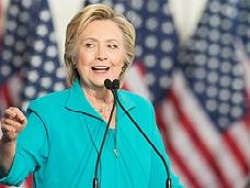Клинтон выразила озабоченность "вмешательством России в процесс выборов"