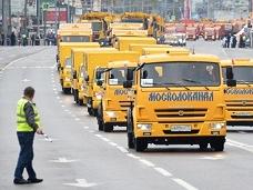 Собянин открыл в Москве первый парад городской техники