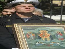 На флоте почтили память погибших на подлодке "Курск" моряков