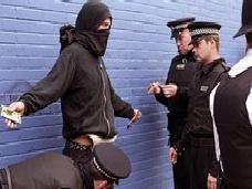 Британская полиция пасует перед албанской мафией