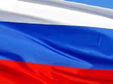 Опрос: Лишь половина россиян точно знают, как выглядит российский флаг