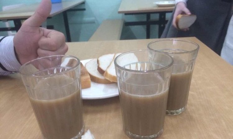 Брянские власти предложили школам кормить учеников на семь рублей в день