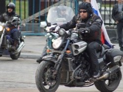 В Екатеринбурге полиция запретила шоу байкеров клуба "Ночные волки"