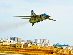 ВВС Сирии уничтожили штабы и несколько колонн боевиков на западе и юге Алеппо
