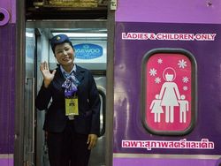 В метро Шанхая женщинам могут выделить отдельные вагоны