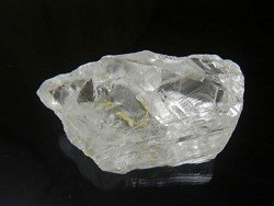 Алмаз весом 227 карат нашли в Анголе