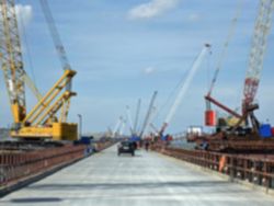 В России не строят дороги, потому что все деньги уходят на Керченский мост