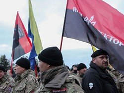 Киев обвинил Россию в поддержке националистов, блокирующих Донбасс