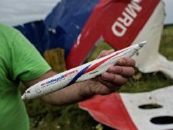 Россия заявила о готовности помочь в дешифровании данных разбившегося на Украине Boeing