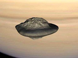 Фото дня: пельмень на орбите Сатурна