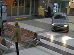 Экс-полицейского, протаранившего аэропорт Казани, не привлекли к уголовной ответственности