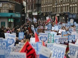 Лондон: массовые протесты против сокращений в здравоохранении