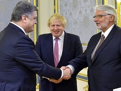 Порошенко призвал Запад ввести санкции за попытки присвоения украинских активов