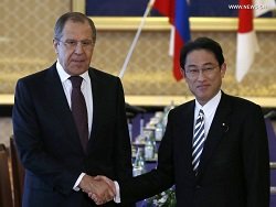 Главы МИД Японии и России обсудят совместную деятельность на Курилах