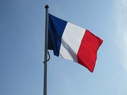 МВД Франции: Во второй тур выборов прошли Ле Пен и Макрон