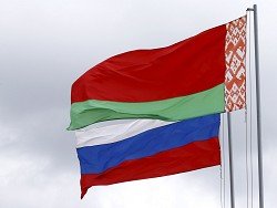 Политика Путина: президент РФ поздравил Белоруссию с днём единения народов