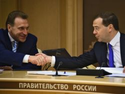 Избирателей соблазняют отставкой Медведева
