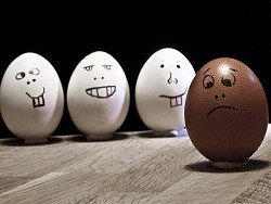 Перепутали: Статья о расизме в России оказалась про Украину