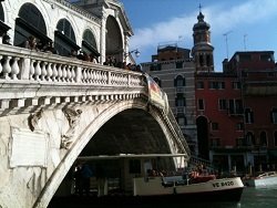 Власти Венеции хотят ограничить число туристов