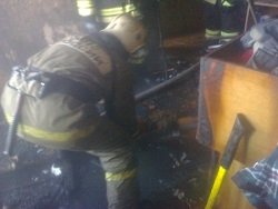 При пожаре на Сахалине пострадало 75 квартир: видео