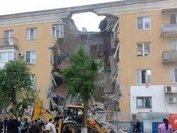В Волгограде из-за взрыва газа рухнула часть жилого дома