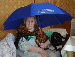 Плевок в душу. Ветерану войны в Петербурге подарили зонтик